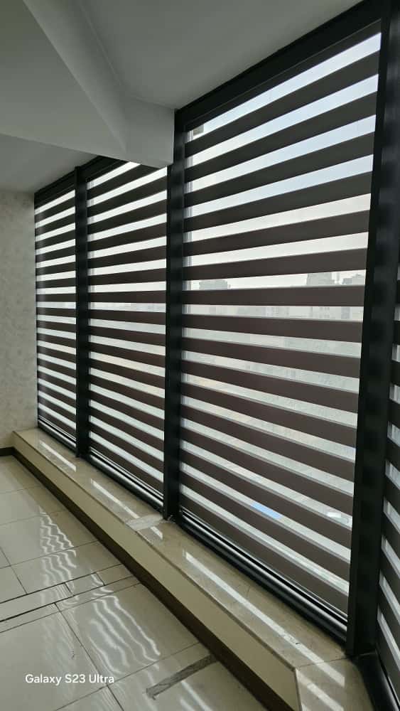 پرده اداری زبرا اداری خاکستری