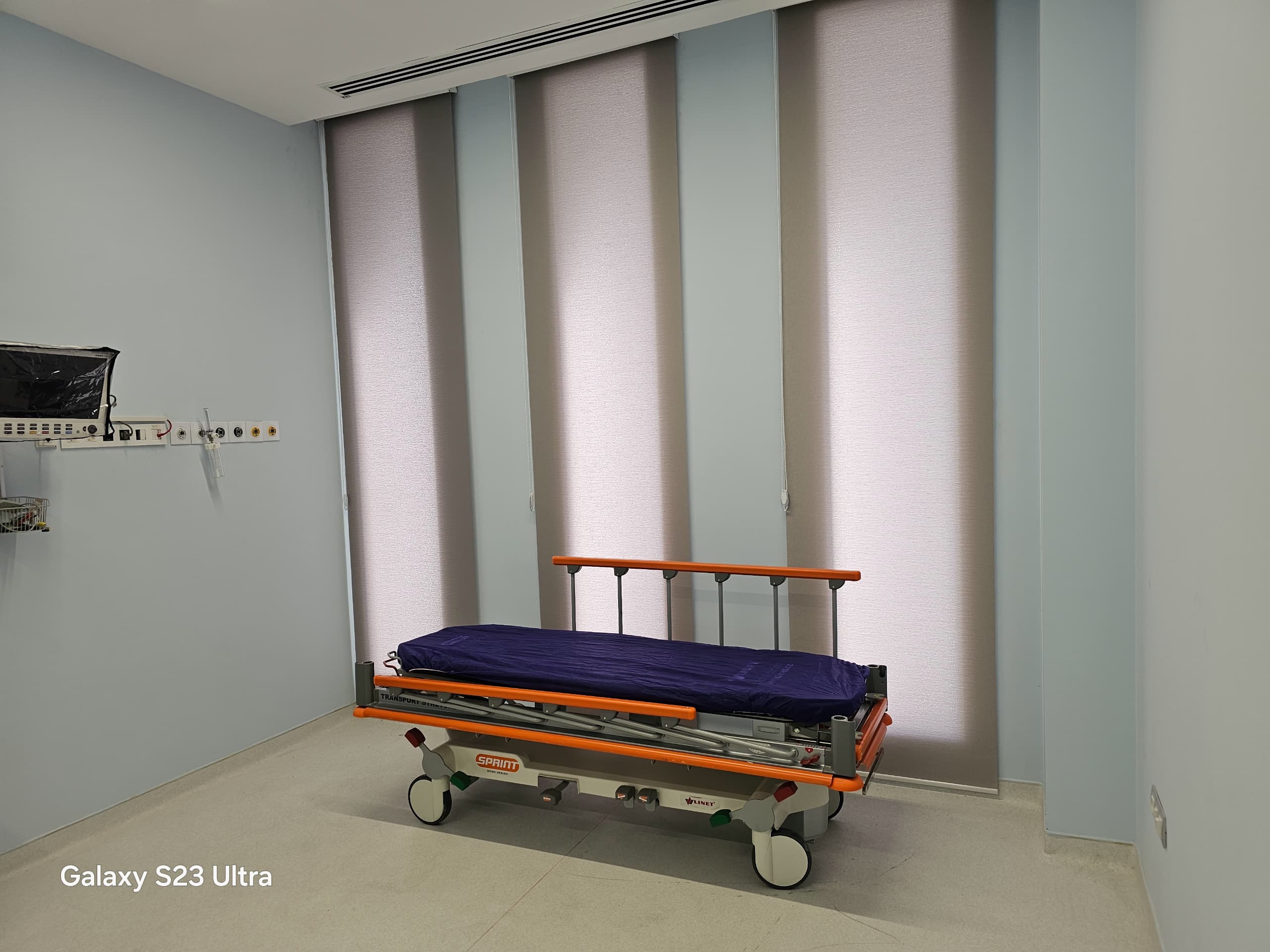 پرده بیمارستانی