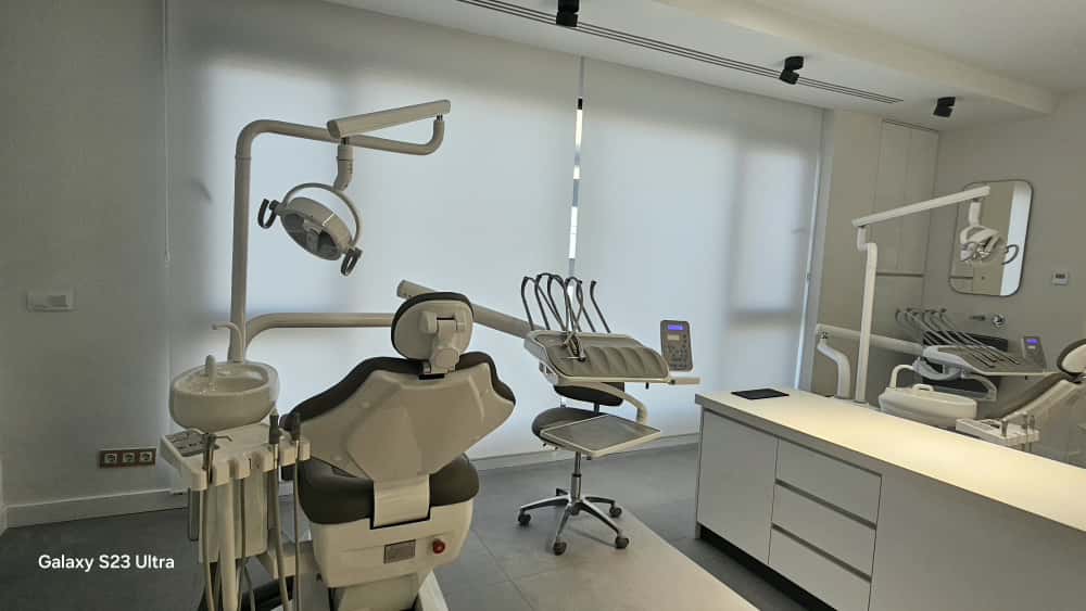 پرده اداری شید ساده و مدرن و مینیمال